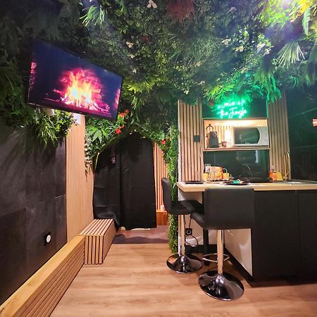 Jungle House Avec Jacuzzi A 10 Min De Disneyland -Taille Chambre- Conde-Sainte-Libiaire Exteriör bild