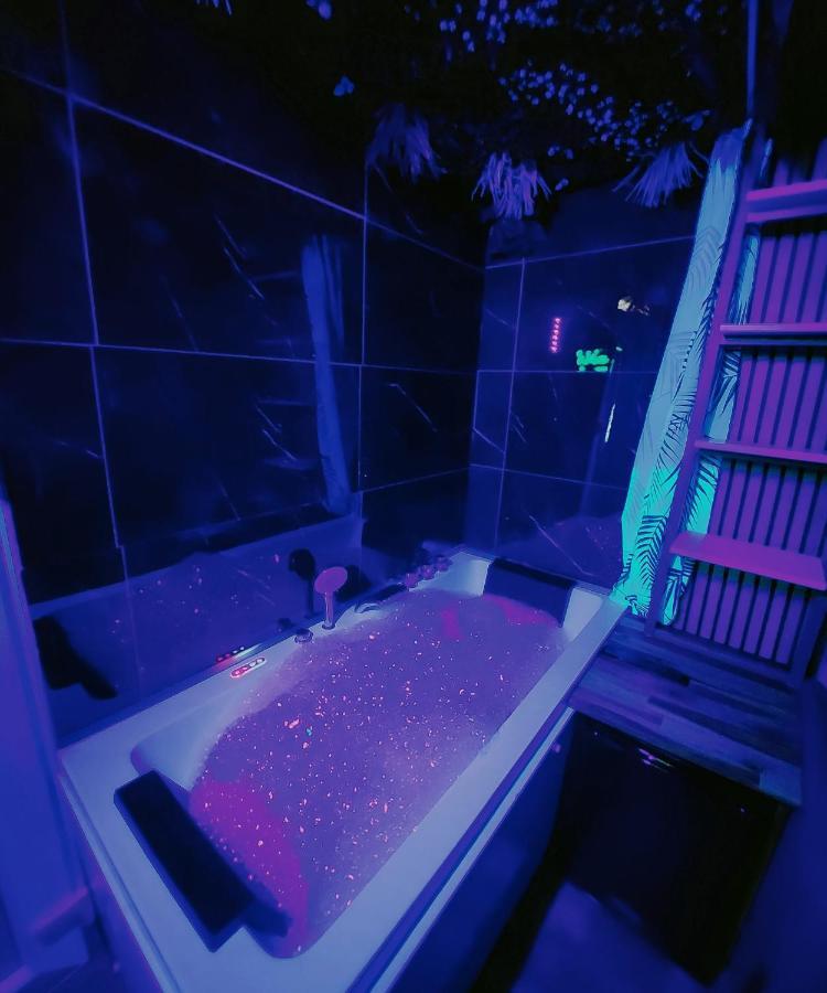 Jungle House Avec Jacuzzi A 10 Min De Disneyland -Taille Chambre- Conde-Sainte-Libiaire Exteriör bild