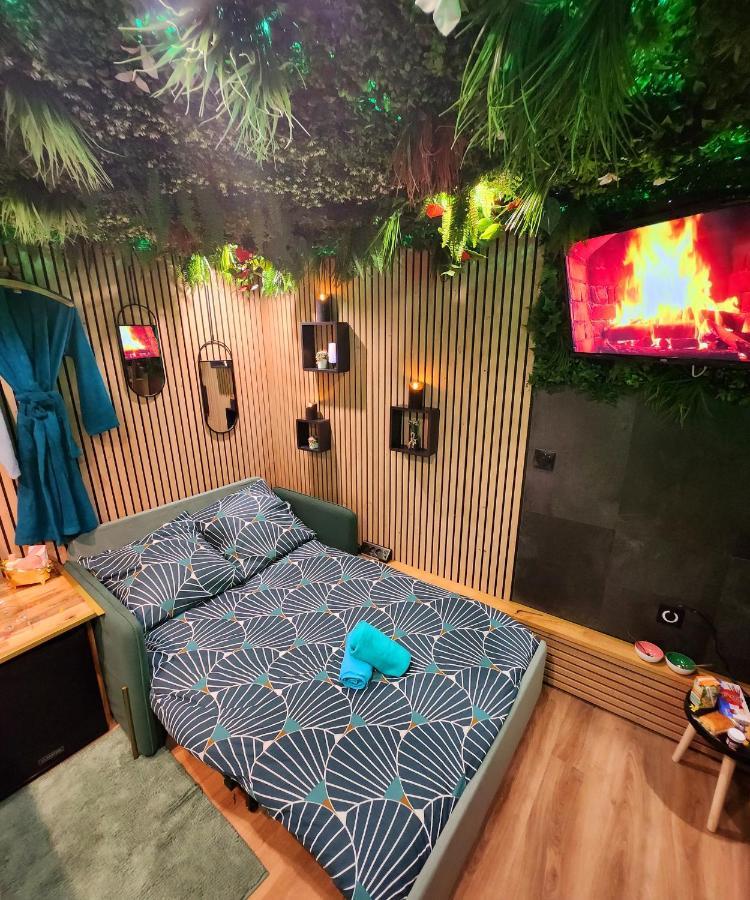Jungle House Avec Jacuzzi A 10 Min De Disneyland -Taille Chambre- Conde-Sainte-Libiaire Exteriör bild